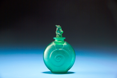 Appraisal: R LALIQUE Perfume bottle Amphitrite green ca Engraved R LALIQUE