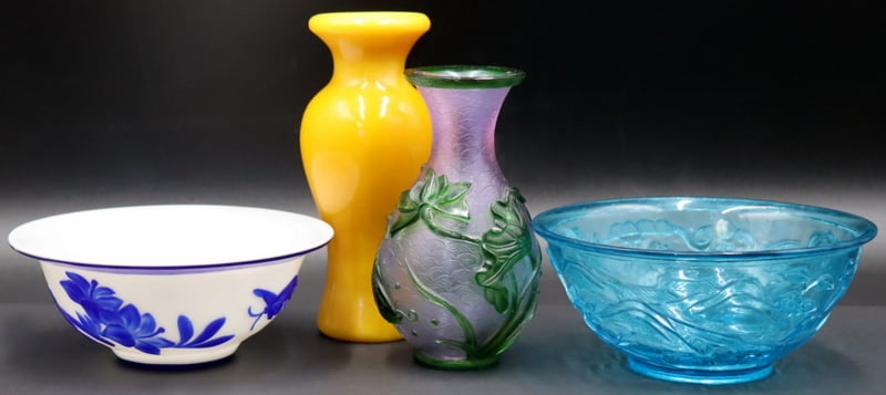 Appraisal: COLLECTION OF PCS OF CHINESE PEKING GLASS Includes a two-tone