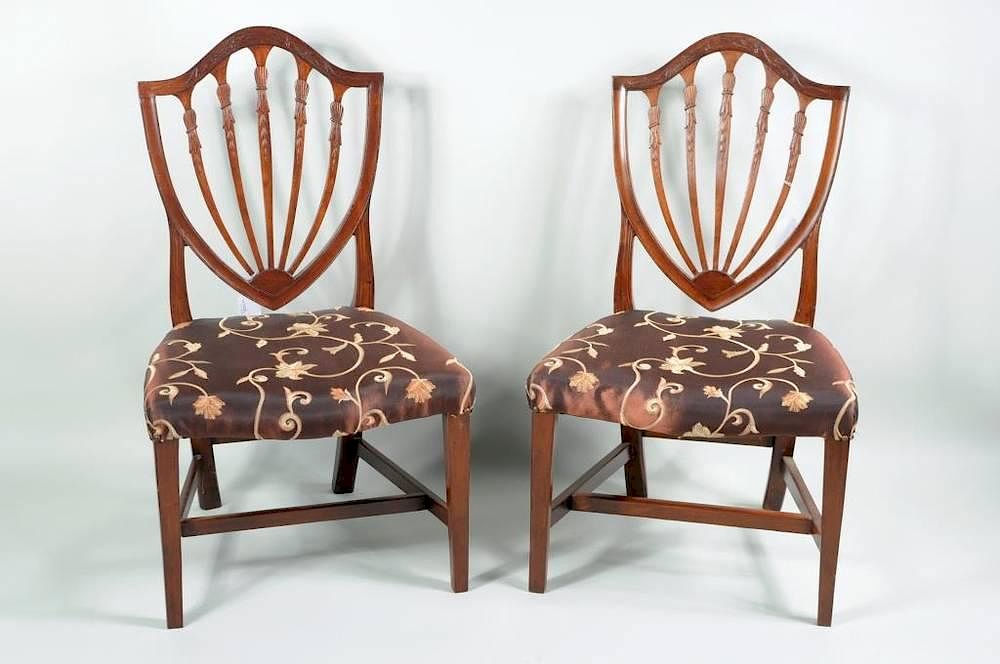 Appraisal: Pair Salem Hepplewhite Carved Mahogany Side Chairs Pair of Salem