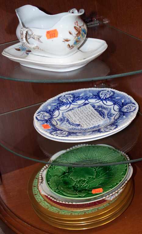 Appraisal: Assorted china porcelain and Majolica items including dinner plates gravy