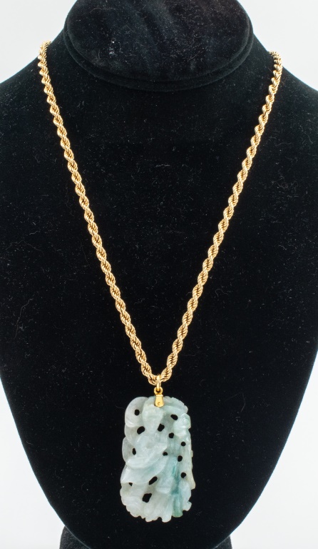 Appraisal: K YELLOW GOLD NECKLACE JADE PENDANT K yellow gold rope