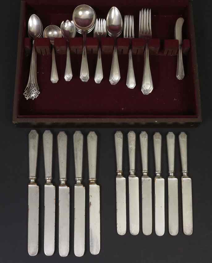 Appraisal: DOMINICK HAFF QUEEN ANNE STERLING FLATWARE SET Approx pieces in