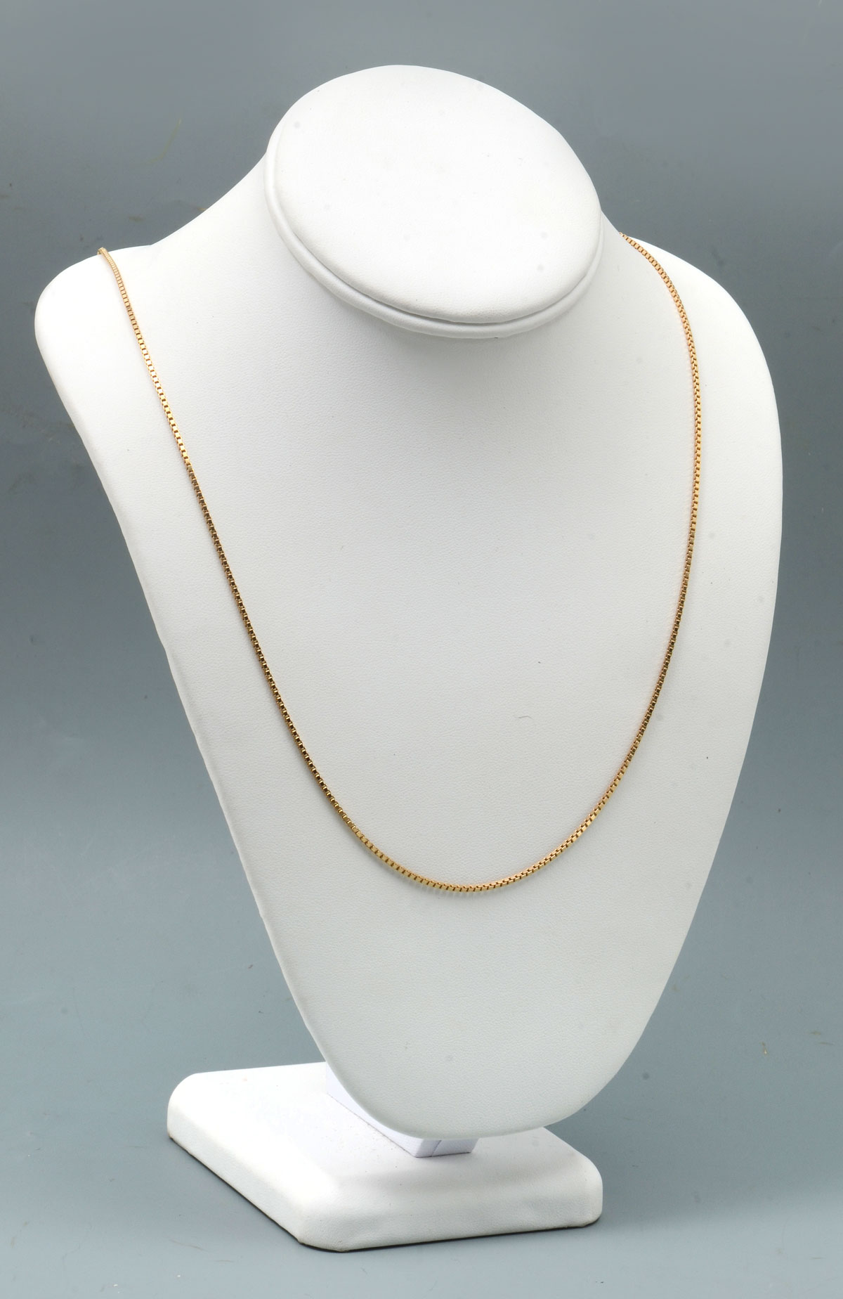 Appraisal: K '' ITALIAN BOX LINK NECKLACE '' long yellow gold