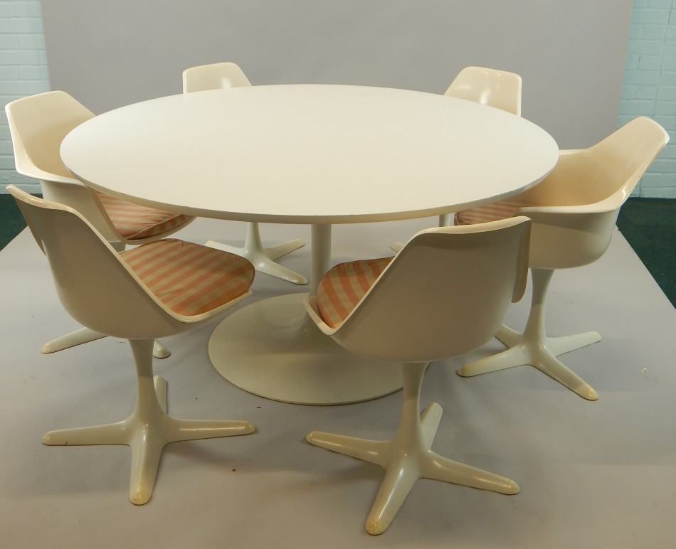 Appraisal: A retro 's Arkana circular dining table design by Eero