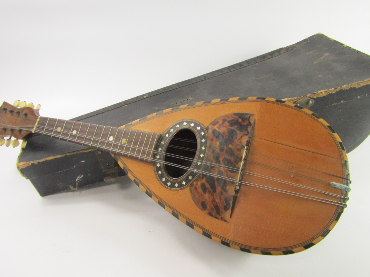 Appraisal: A Neopolitan Stridente mandolin cased