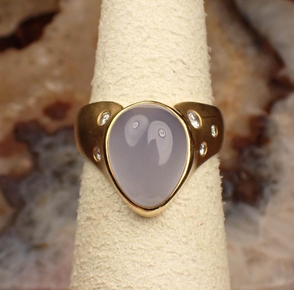 Appraisal: BLUE CHALCEDONY DIAMOND AND EIGHTEEN KARAT GOLD RING The k