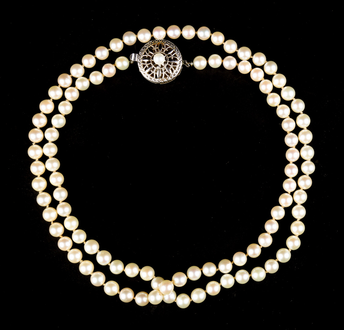 Appraisal: A Cultured Pearl Necklace a strand of cultured pearls measuring