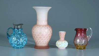 Appraisal: Four pieces Victorian art glass pink diamond quilted vase -