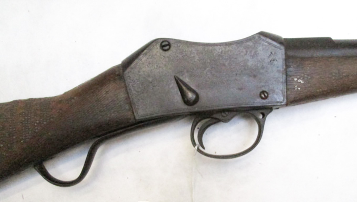 Appraisal: ANTIQUE SINGLE SHOT MARTINI-HENRY RIFLE BY BRAENDLIN ARMOURY caliber barrel