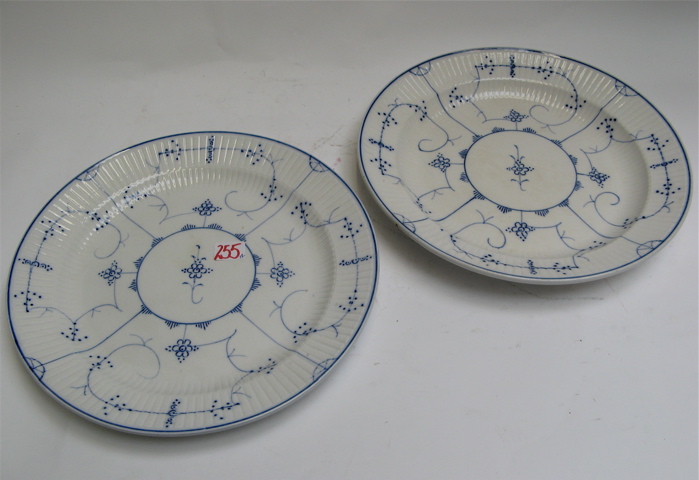 Appraisal: PAIR OF VILLEROY BOCH PORCELAIN CHARGERS in the Copenhagen blue