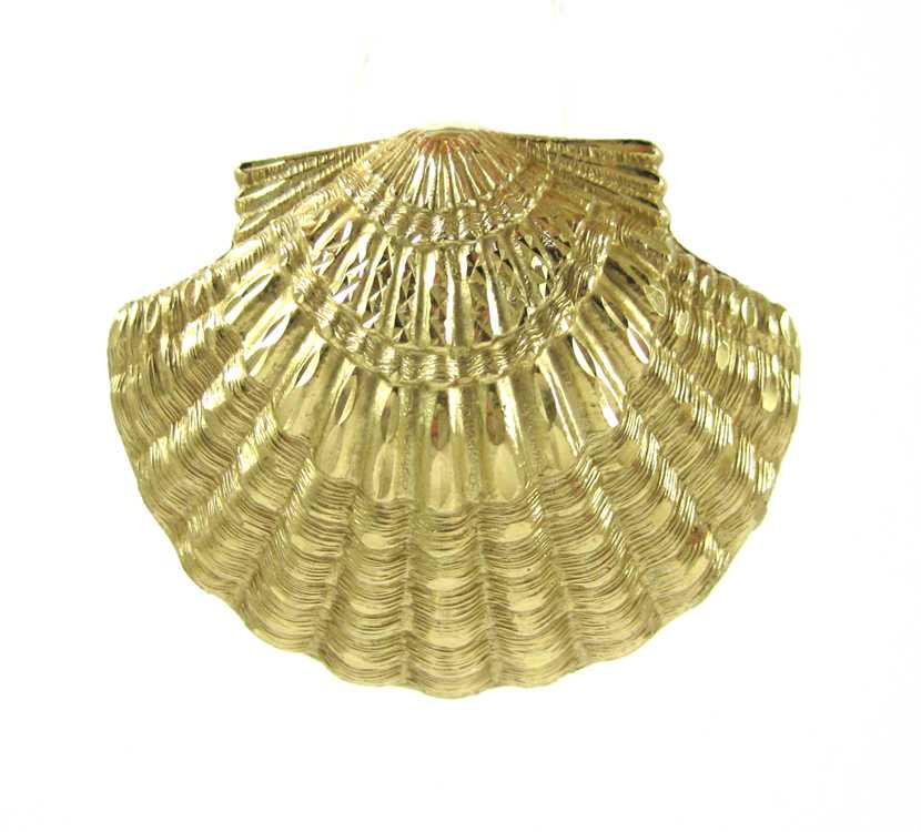 Appraisal: FOURTEEN KARAT GOLD SEASHELL PENDANT weighing grams and measuring approximately