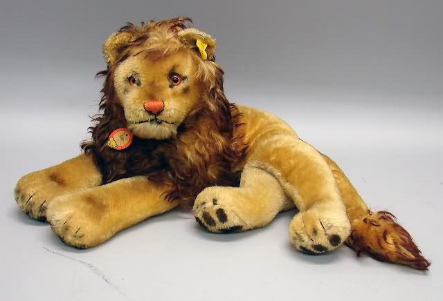 Appraisal: L Leo lion Gold mohair with long brown tipped mane