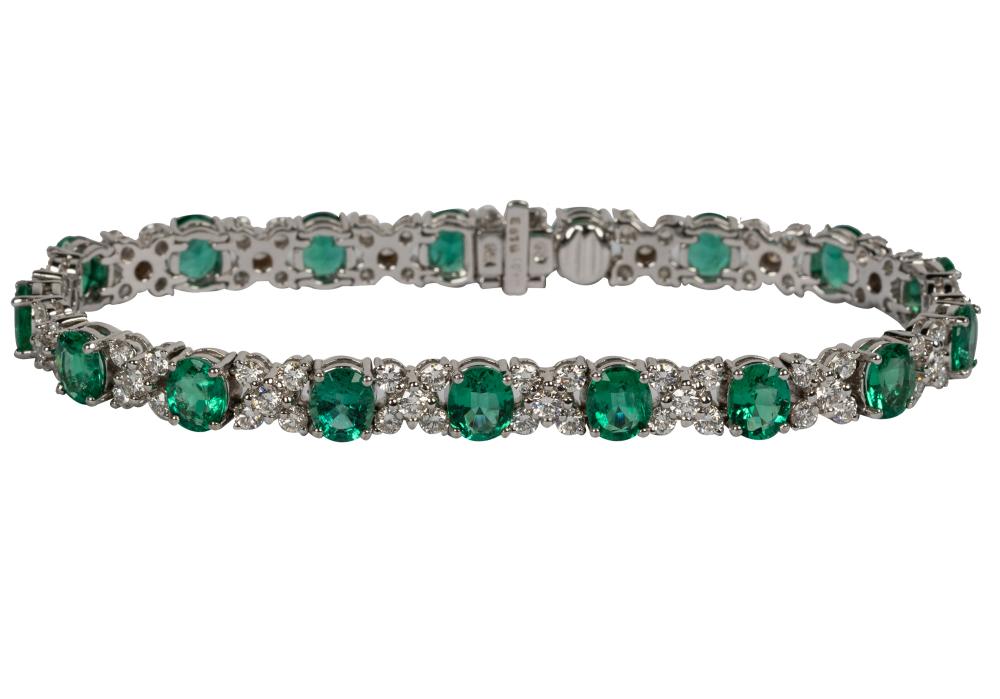 Appraisal: KARAT WHITE GOLD DIAMOND EMERALD BRACELETcontaining oval mixed cut emeralds