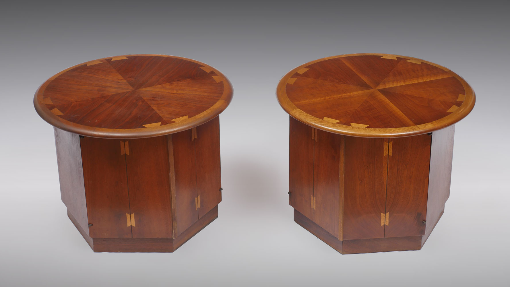 Appraisal: LANE ROUND END TABLES Lane Furniture side tables having a