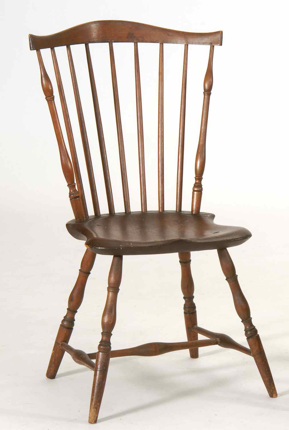 Appraisal: ANTIQUE AMERICAN FANBACK WINDSOR SIDE CHAIR With seven-spindle back and