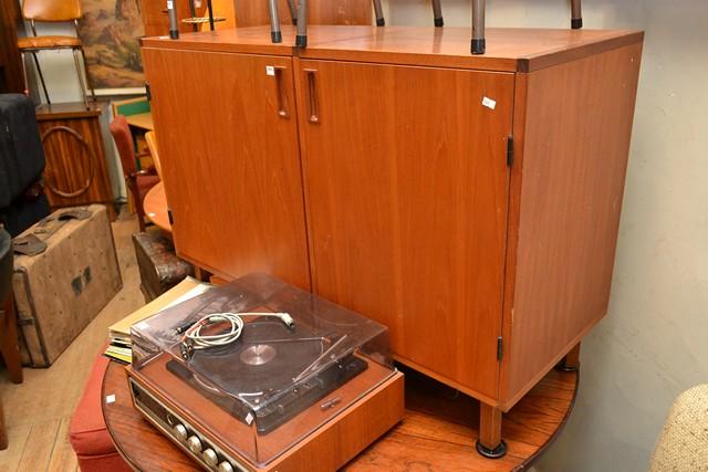 Appraisal: A SMALL 'S TEAK SIDEBOARD A SMALL 'S TEAK SIDEBOARD