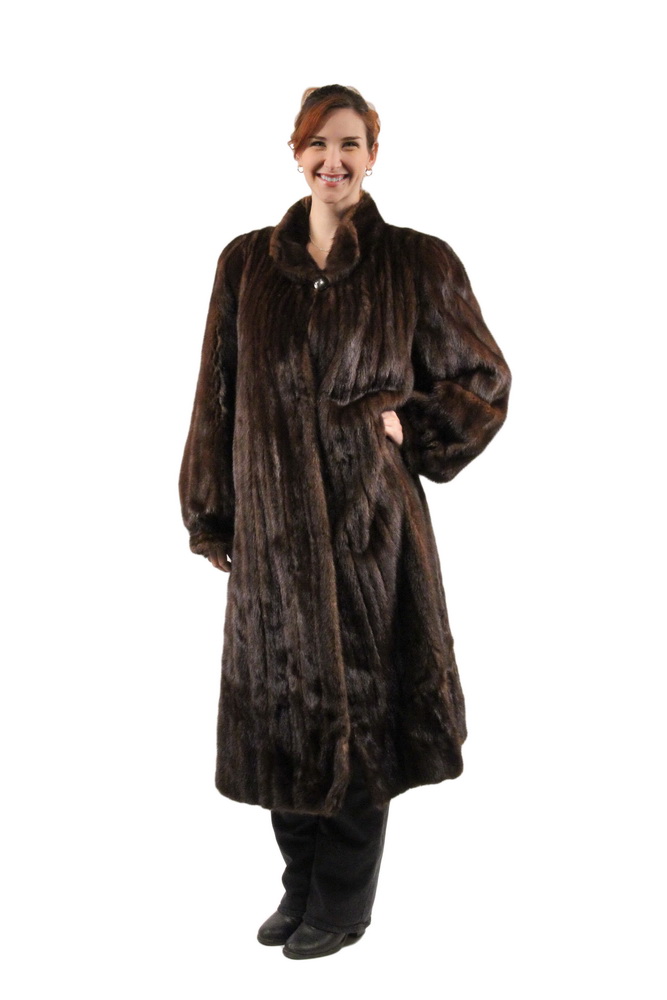 Appraisal: MINK COAT - Full-Length Lady's Ranch Mink Coat by Saga