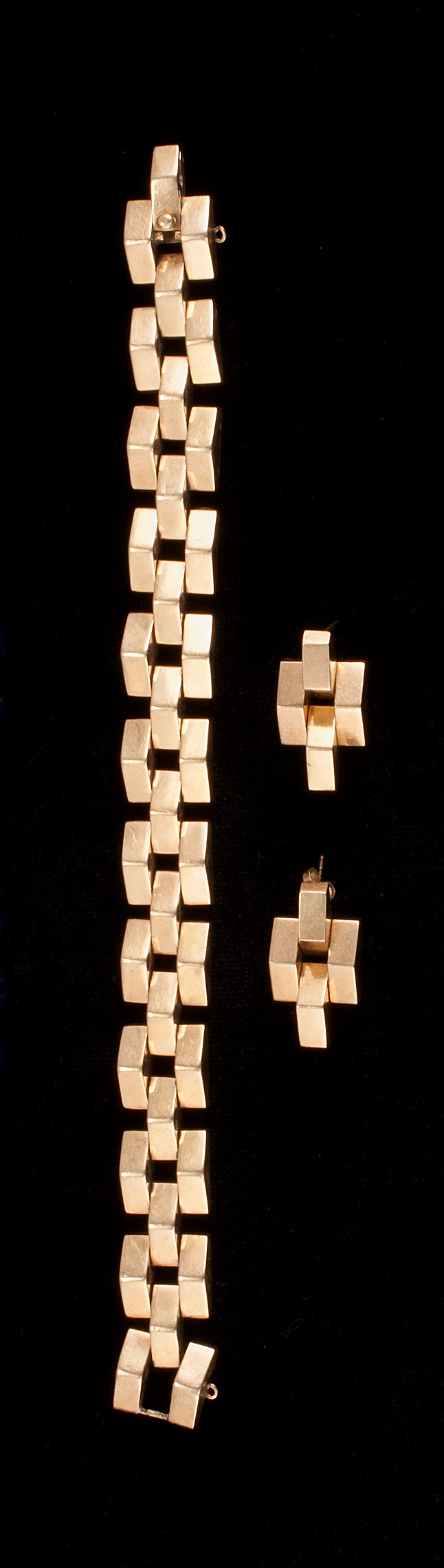 Appraisal: KT YELLOW GOLD BRACELET WITH MATCHING EARRINGS Circa In a