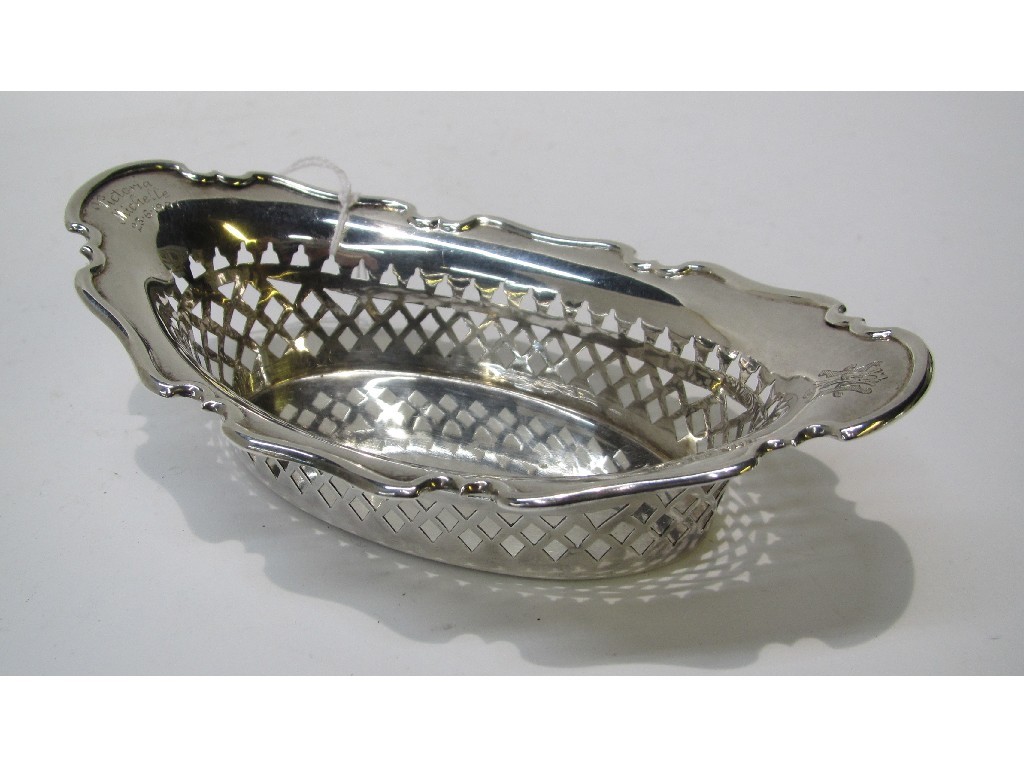 Appraisal: Silver bon bon dish Sheffield