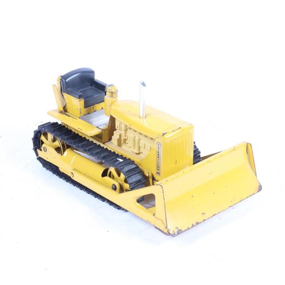 Appraisal: DOEPKE PRESSED YELLOW METAL TOY D- CATERPILLAR BULLDOZER WITH DECALS