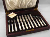 Appraisal: A cased set of six sterling silver pairs of fruit