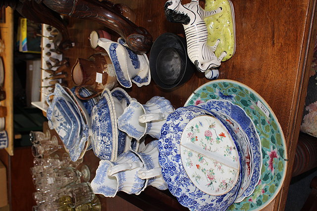 Appraisal: VARIOUS TH CENTURY POTTERY AND PORCELAIN to include blue and