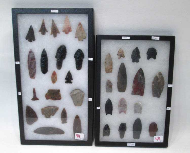 Appraisal: COLLECTION OF NATIVE AMERICAN ARROW POINTS AND TOOLS hand knapped