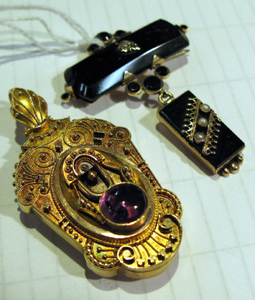 Appraisal: TWO ARTICLES OF YELLOW GOLD JEWELRY including an amethyst and