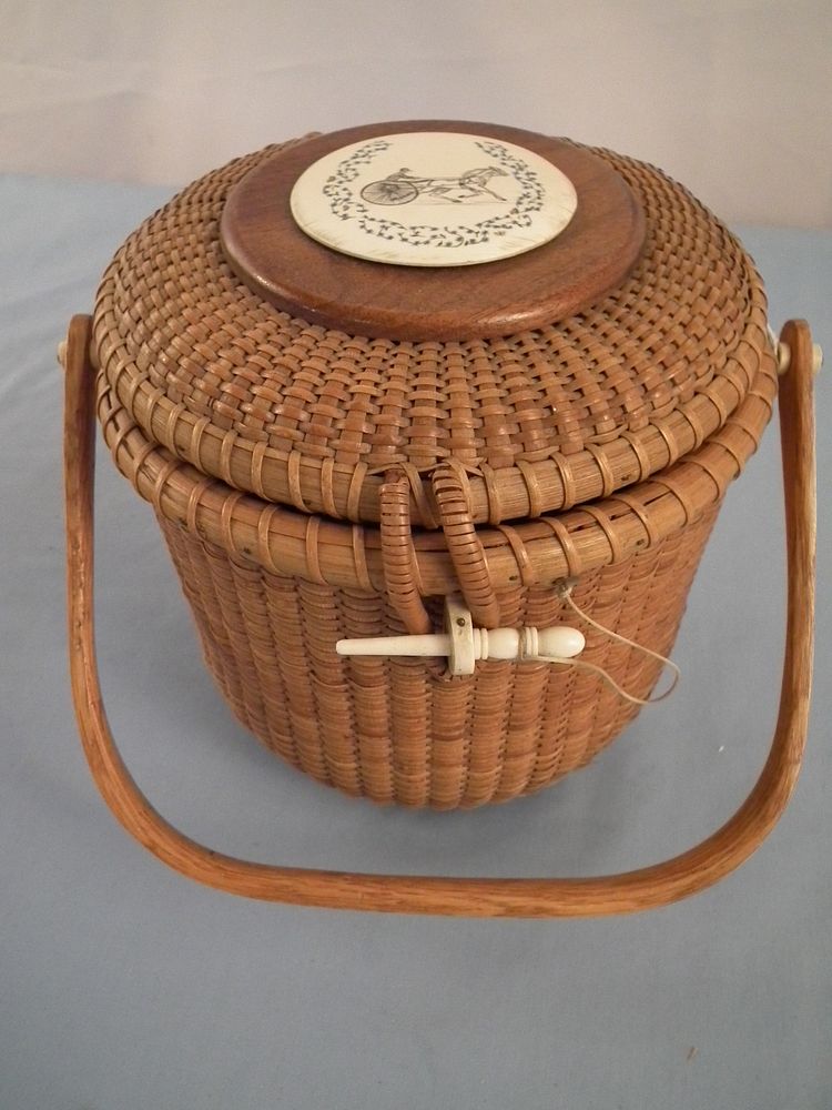 Appraisal: DIAS NANTUCKET PURSE Old Nantucke round basket purse signed DIAS