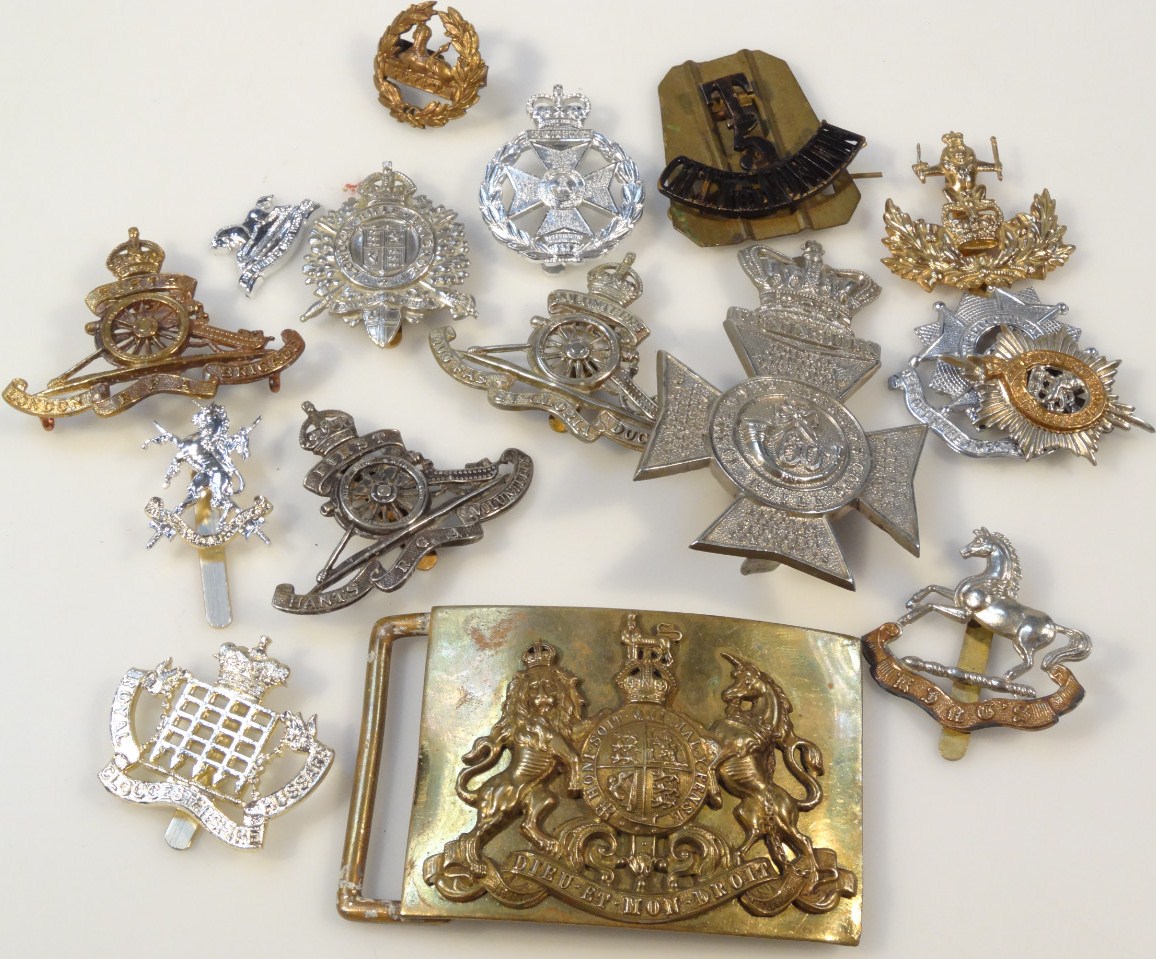 Appraisal: Various thC army cap badges to include London Fifth R