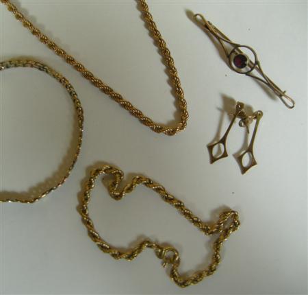 Appraisal: A collection of gold jewellery to include a three color