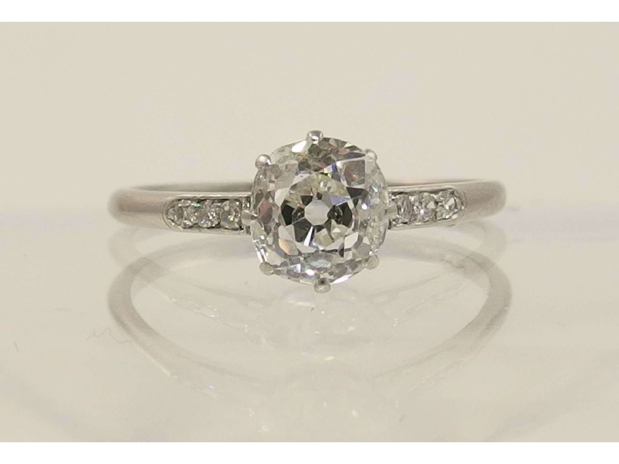 Appraisal: A platinum diamond solitaire of approx cts