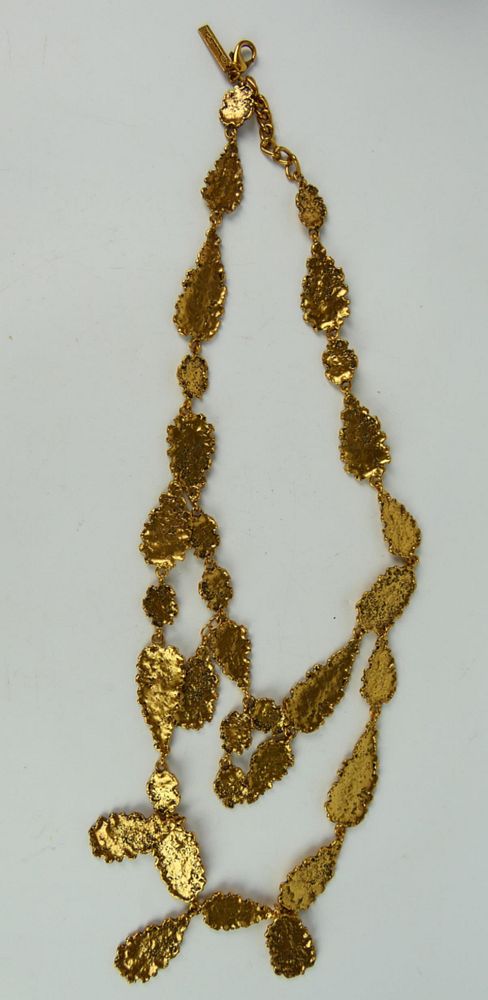 Appraisal: VINTAGE OSCAR DE LARENTA GOLD TONE NUGGET NECKLACE About with