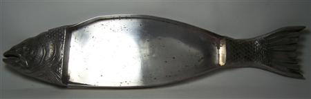 Appraisal: A silver plated salmon serving dish unmarked in the outline