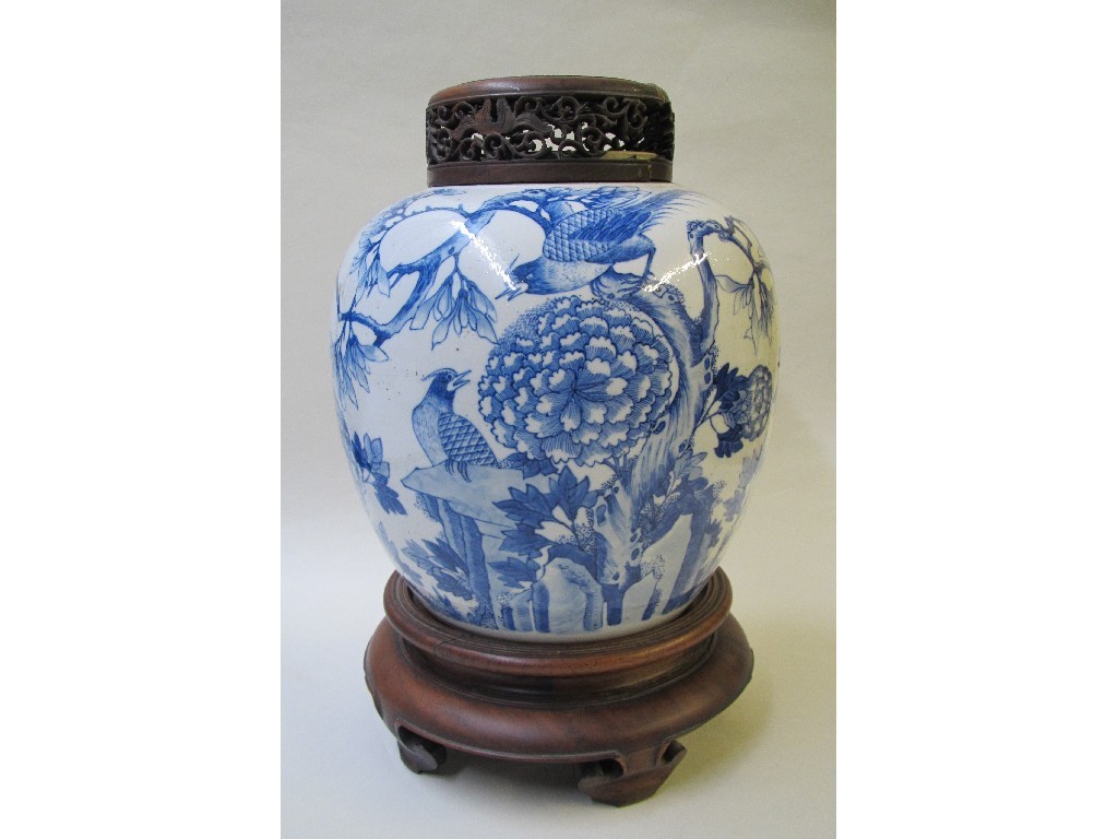 Appraisal: A Chinese blue and white ginger jar painted with pheasants