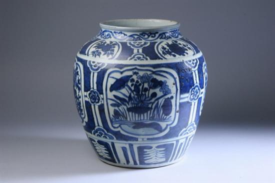 Appraisal: CHINESE BLUE AND WHITE PORCELAIN VASE Guan Ming dynasty Floral