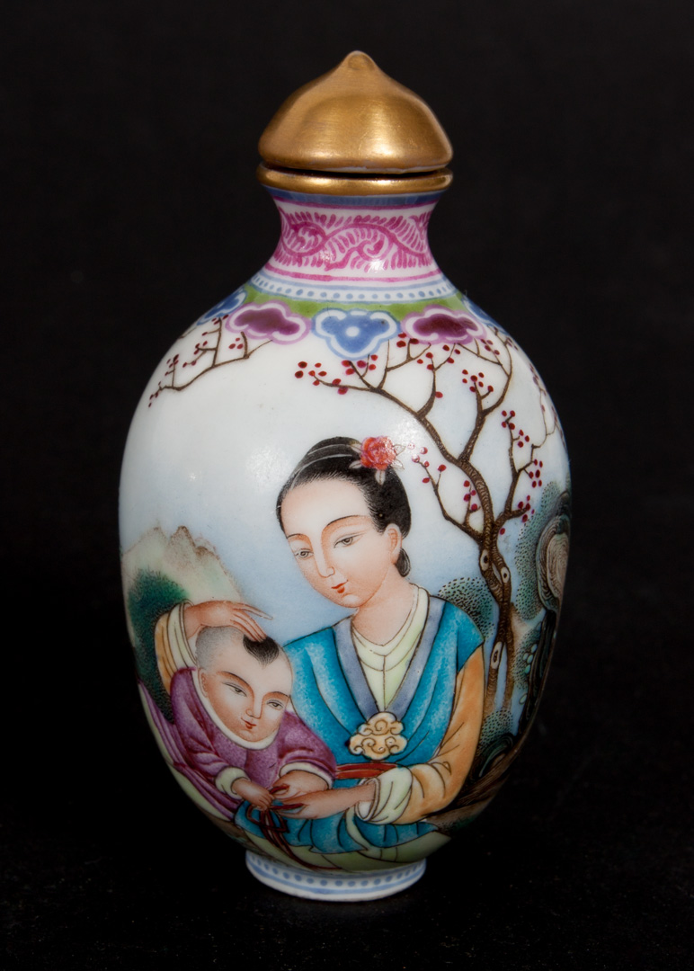 Appraisal: Chinese Famille Rose porcelain snuff bottle meandering decoration of women