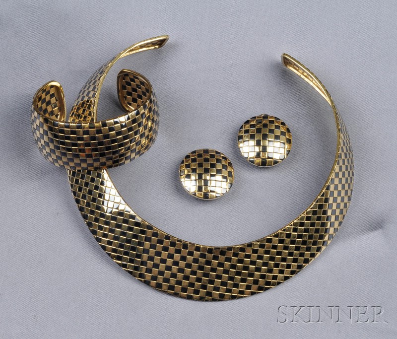 Appraisal: Suite of kt Gold Basketweave Niello Jewelry Italy comprising torque