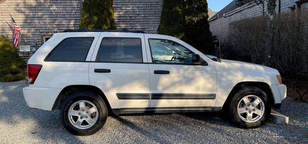 Appraisal: White Jeep x Grand Cherokee Creme Leather Interior Miles White