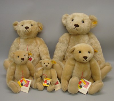 Appraisal: Set- M Strong Cream mohair bears Replica Teddy bears made