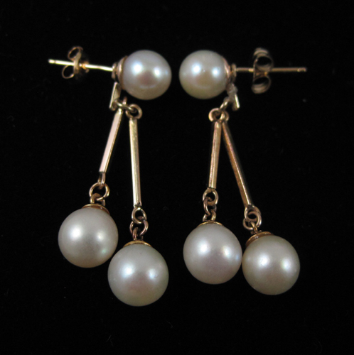 Appraisal: PAIR OF PEARL AND YELLOW GOLD EARRINGS each k gold