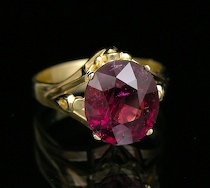 Appraisal: Ladies' Rhodolite Garnet Ring A k yellow gold mount set