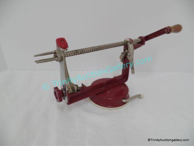 Appraisal: Cooks Club Apple Peeler Corer Slicer Kitchen tool - Cooks