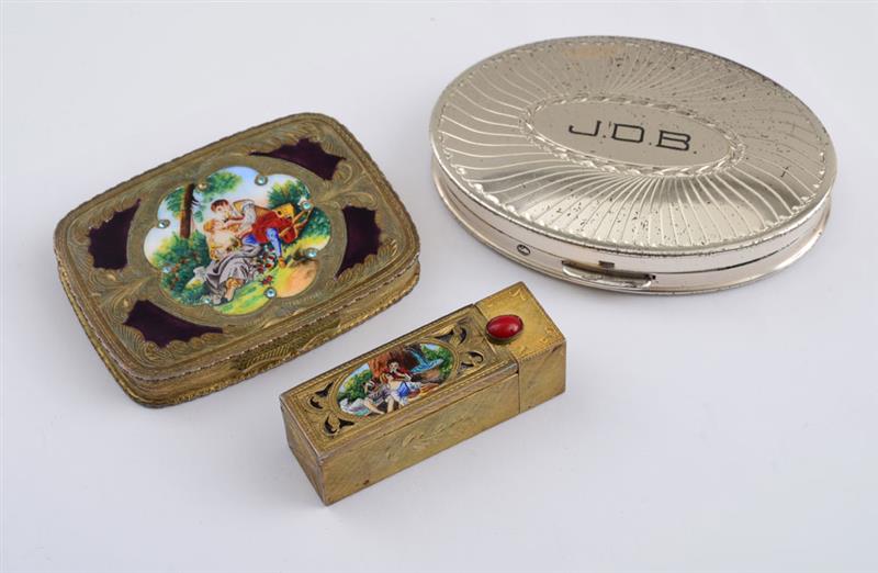 Appraisal: THREE LADY'S ACCESSORIES Comprising a sterling compact an Italian silver-gilt