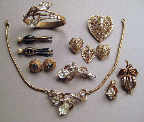 Appraisal: Trifari rhinestone heart-shaped pin pendant and earrings set together with