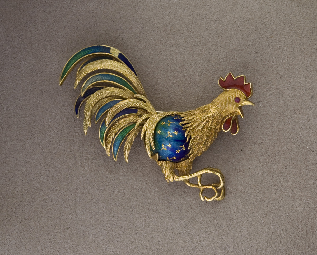 Appraisal: ENAMEL AND KT GOLD ROOSTER BROOCH The gold body highlighted