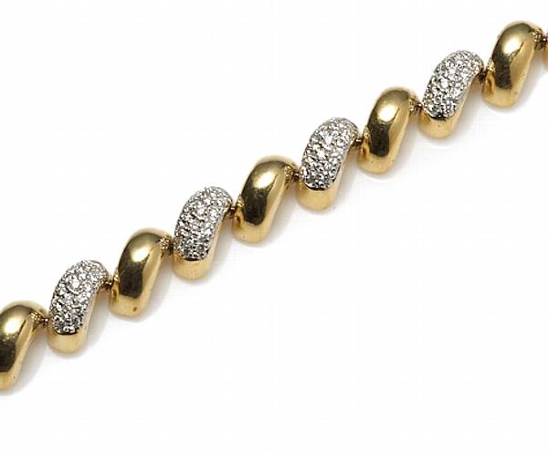 Appraisal: A diamond and k gold bracelet estimated total diamond weight