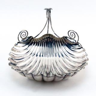 Appraisal: th Century English Silver Shell Shaped Serving Dish th Century