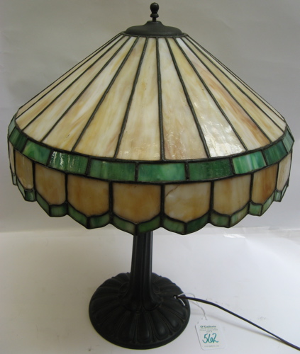 Appraisal: AMERICAN STAINED AND LEADED GLASS TABLE LAMP The dia shade