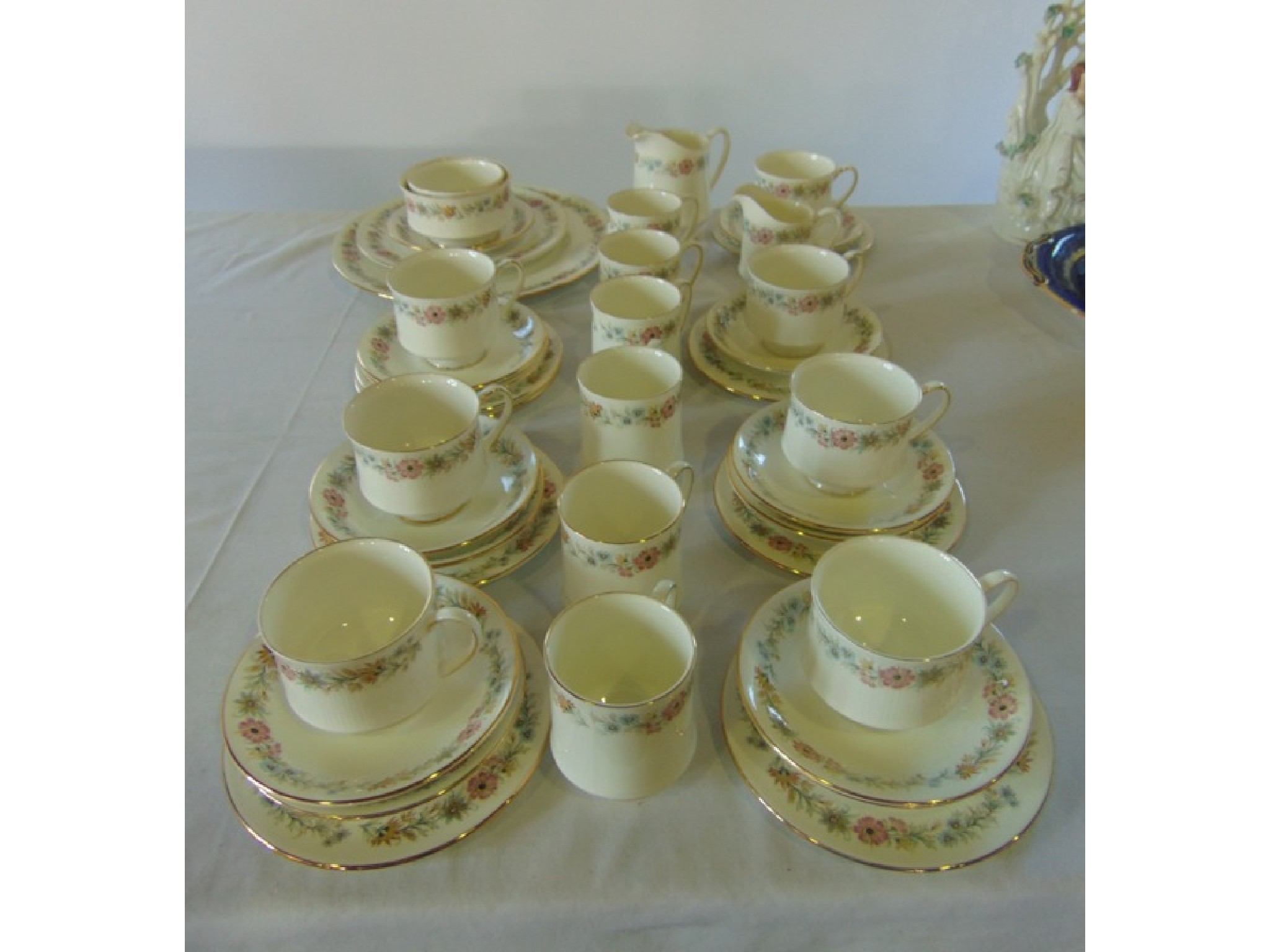 Appraisal: A quantity of Royal Albert Belinda pattern tea and coffee